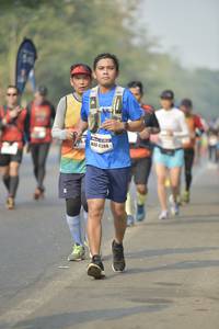 BIB: 4288
                            <button type="button" onclick="openModal(8305563)" class="btn btn-primary btn-sm float-right btn-popup" data-toggle="modal" data-target=".modal-high-quality">
                        <i class="fas fa-shopping-cart"></i> Add to Cart
                    </button>
                                            <button type="button" onclick="isThisMe(8305563, true)" class="btn btn-success btn-sm float-right btn-popup btn-isme hidden" data-toggle="tooltip" data-placement="bottom" title="นี่คือรูปของคุณใช่ไหม คลิกที่นี่เพื่อเอาเข้าอัลบั้ม">
                        <i class="fas fa-plus"></i> Add to album
                    </button>
                    <button type="button" onclick="isThisMe(8305563, false)" class="btn btn-warning btn-sm float-right btn-popup btn-isnotme hidden">
                        <i class="fas fa-ban"></i> Remove from album
                    </button>